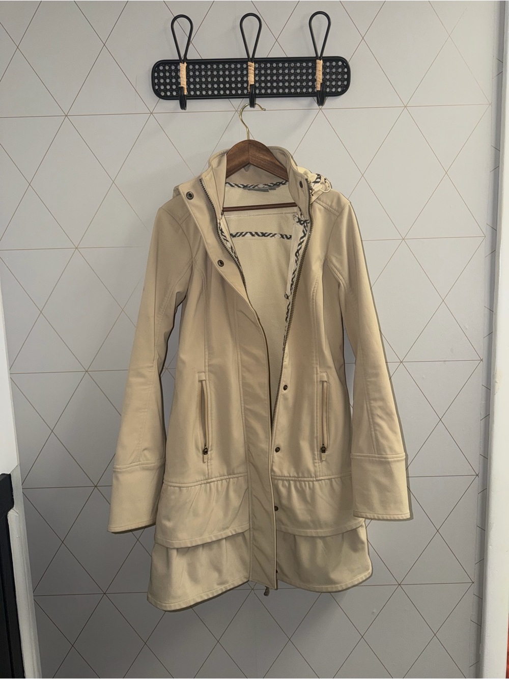 Athleta Women’s XXS Beige Softshell Hooded Jacket Coat Full Zip Fleece Lined